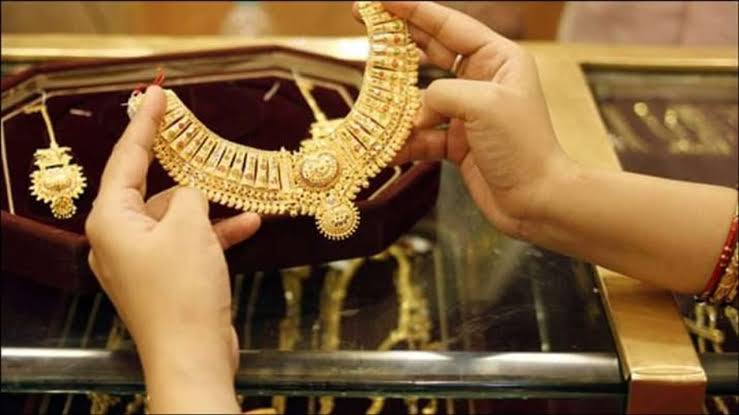 ఆంధ్రా, తెలంగాణలో బంగారం, వెండి ధరల వివరాలు;